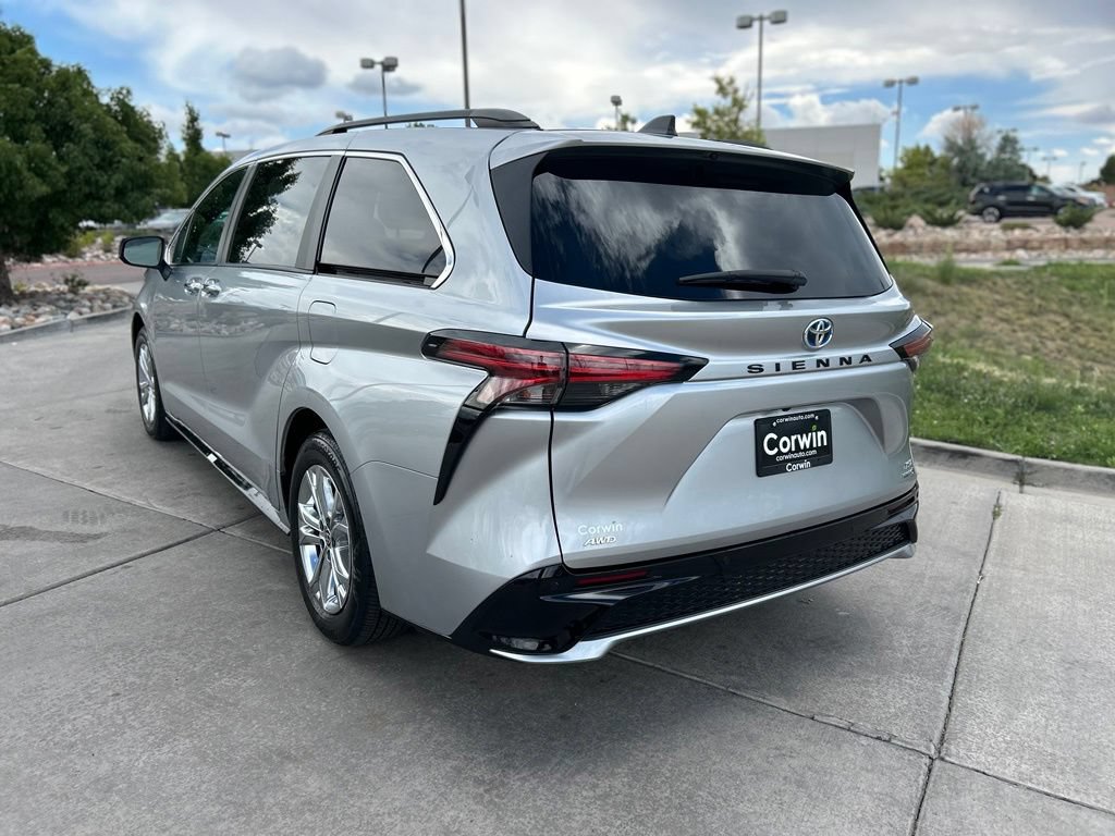 Used 2023 Toyota Sienna XSE w/ XSE Plus Package AWD/4WD image 5