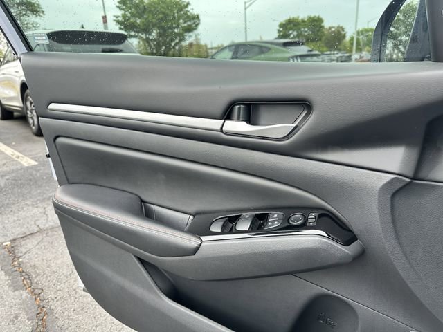 Used 2024 Nissan Altima 2.5 SR w/ SR Premium Package AWD/4WD image 31