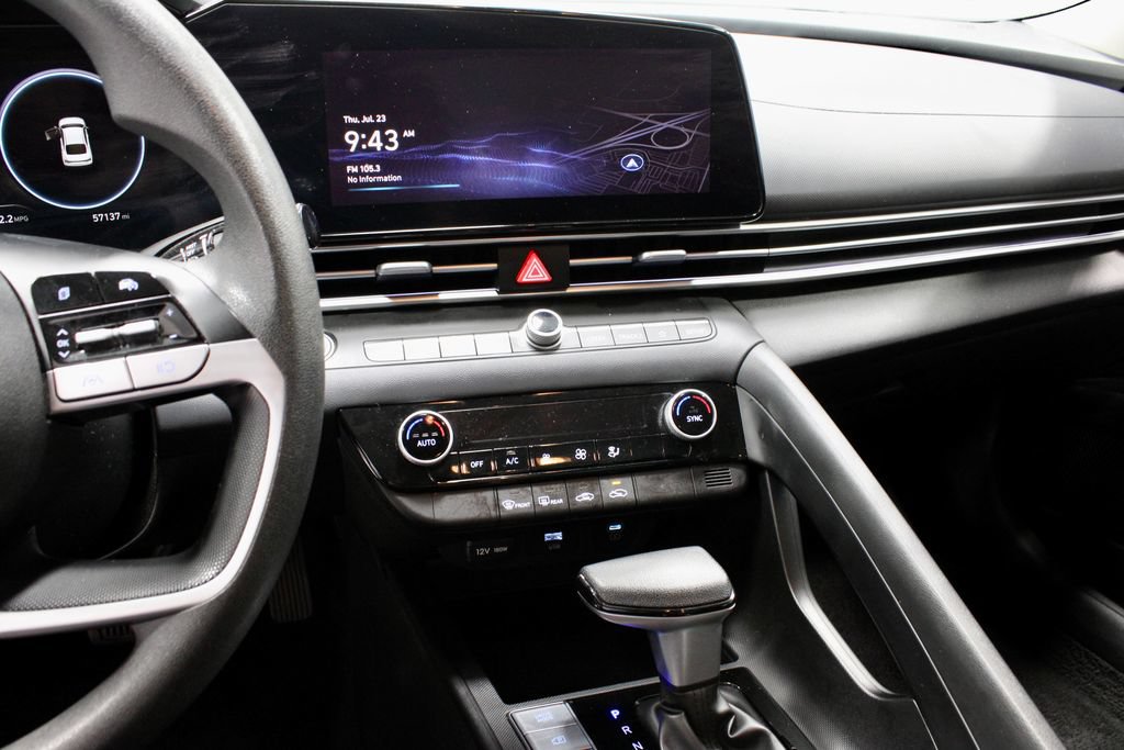 Used 2024 Hyundai Elantra SEL FWD image 32