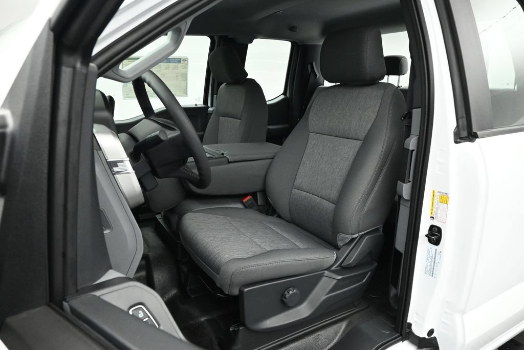 New 2026 Ford F350 XL w/ XL Chrome Package RWD image 8