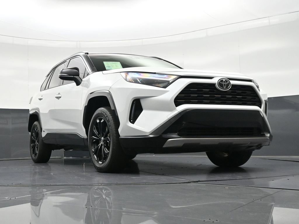 Used 2025 Toyota RAV4 XSE image 28