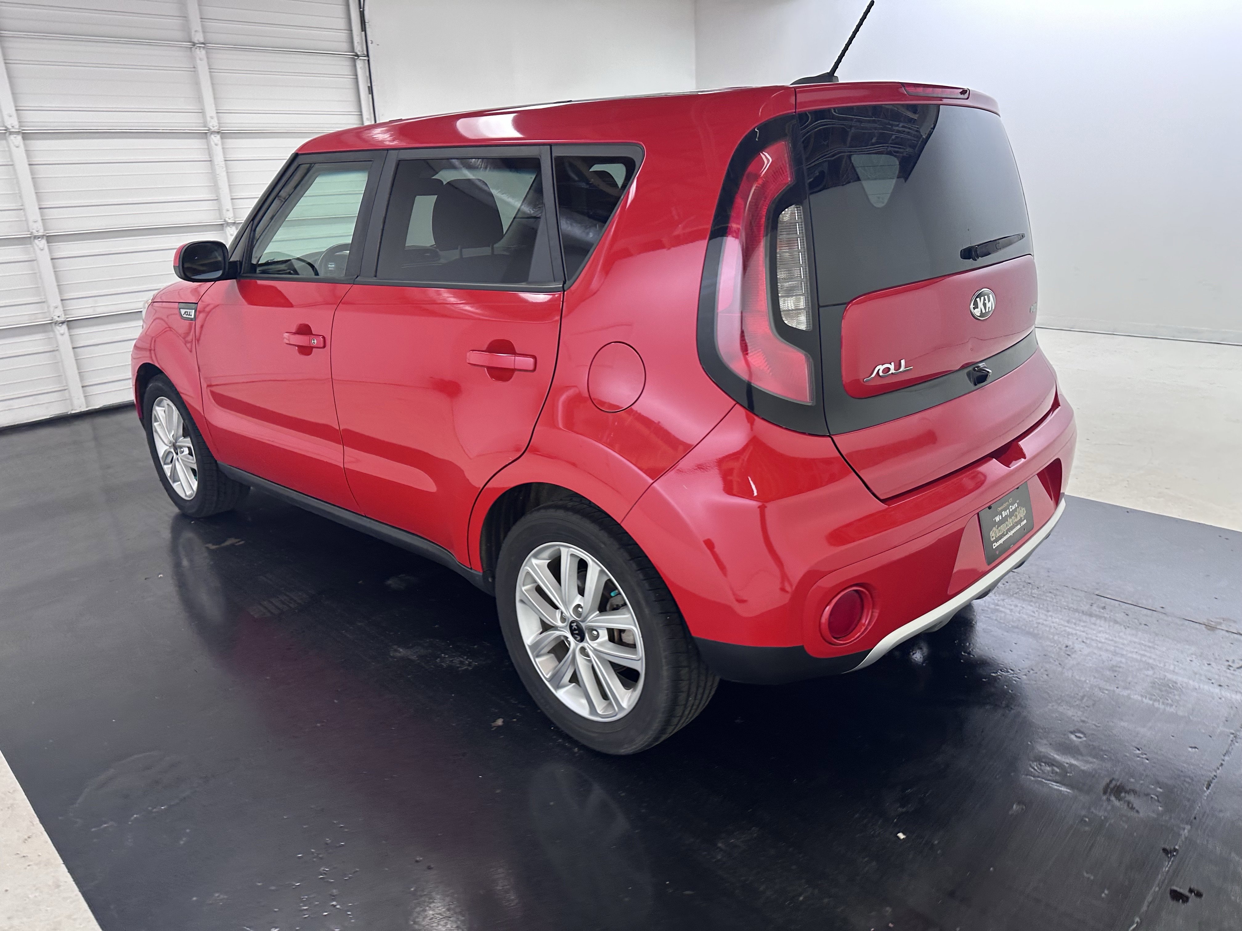 Used 2018 Kia Soul + image 11