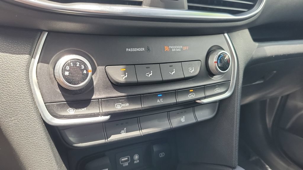 Used 2019 Hyundai Santa Fe SEL FWD image 18