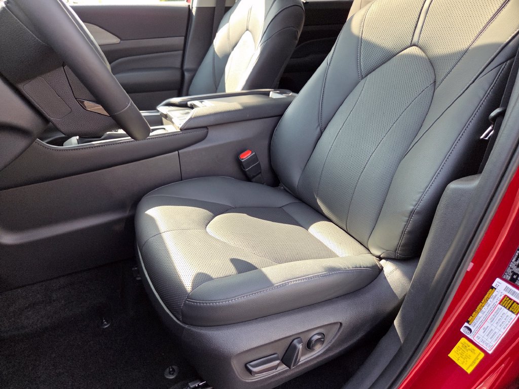 Used 2026 Toyota Grand Highlander AWD image 36