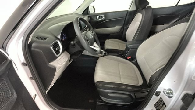 Used 2020 Hyundai Venue SEL FWD image 12