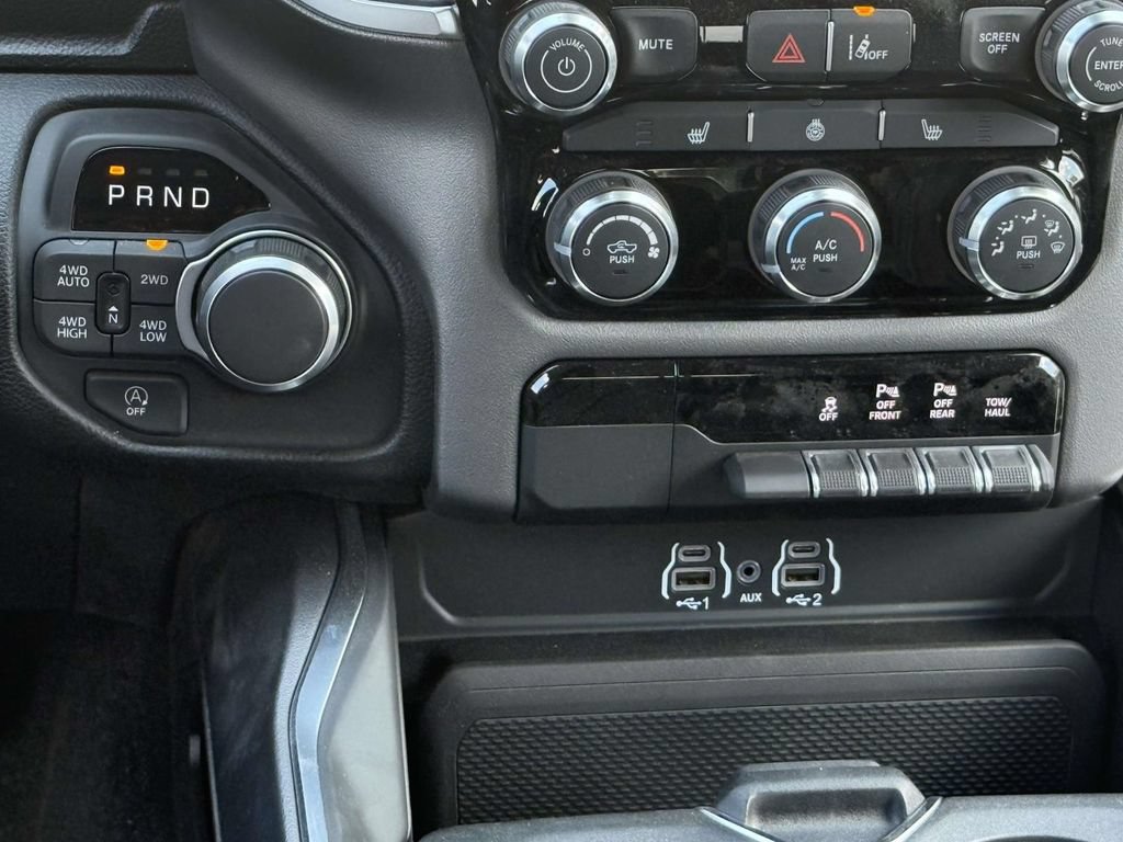 New 2026 RAM 1500 Big Horn AWD/4WD image 9
