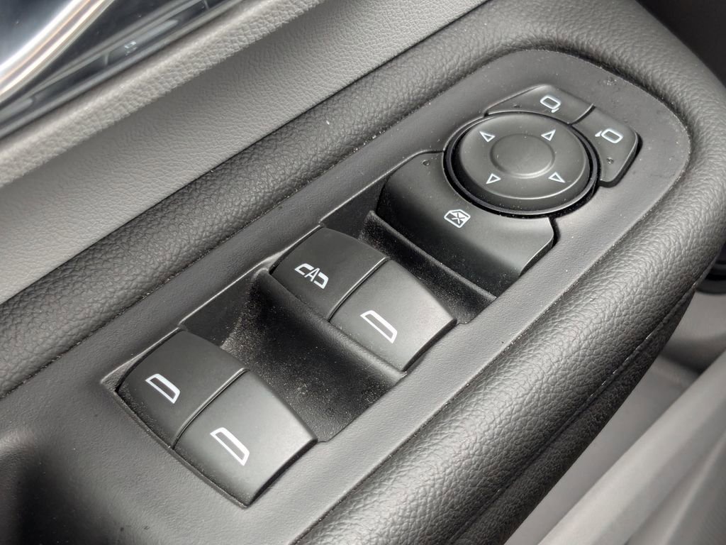 Certified 2023 GMC Terrain SLT image 28