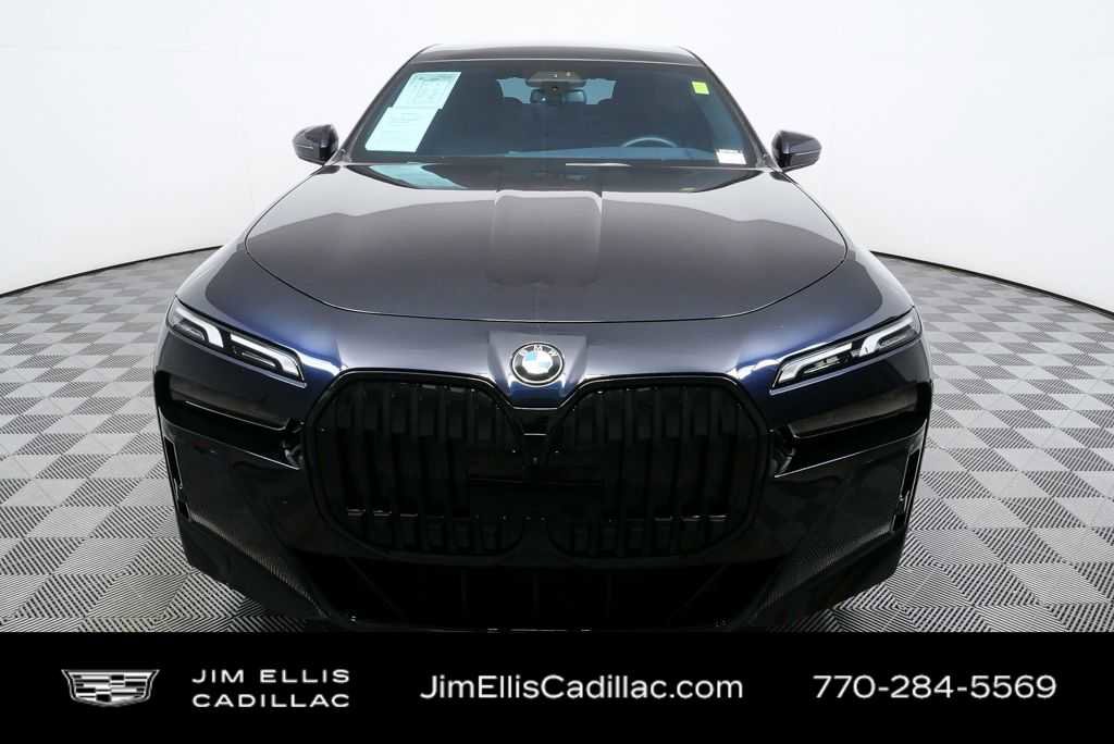 Used 2023 BMW 760i xDrive image 34