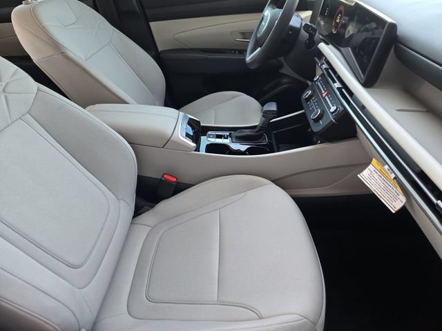 Certified 2026 Hyundai Tucson SE FWD image 8