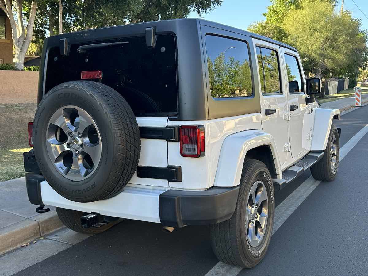 Used 2016 Jeep Wrangler Unlimited Sahara w/ Connectivity Group image 8