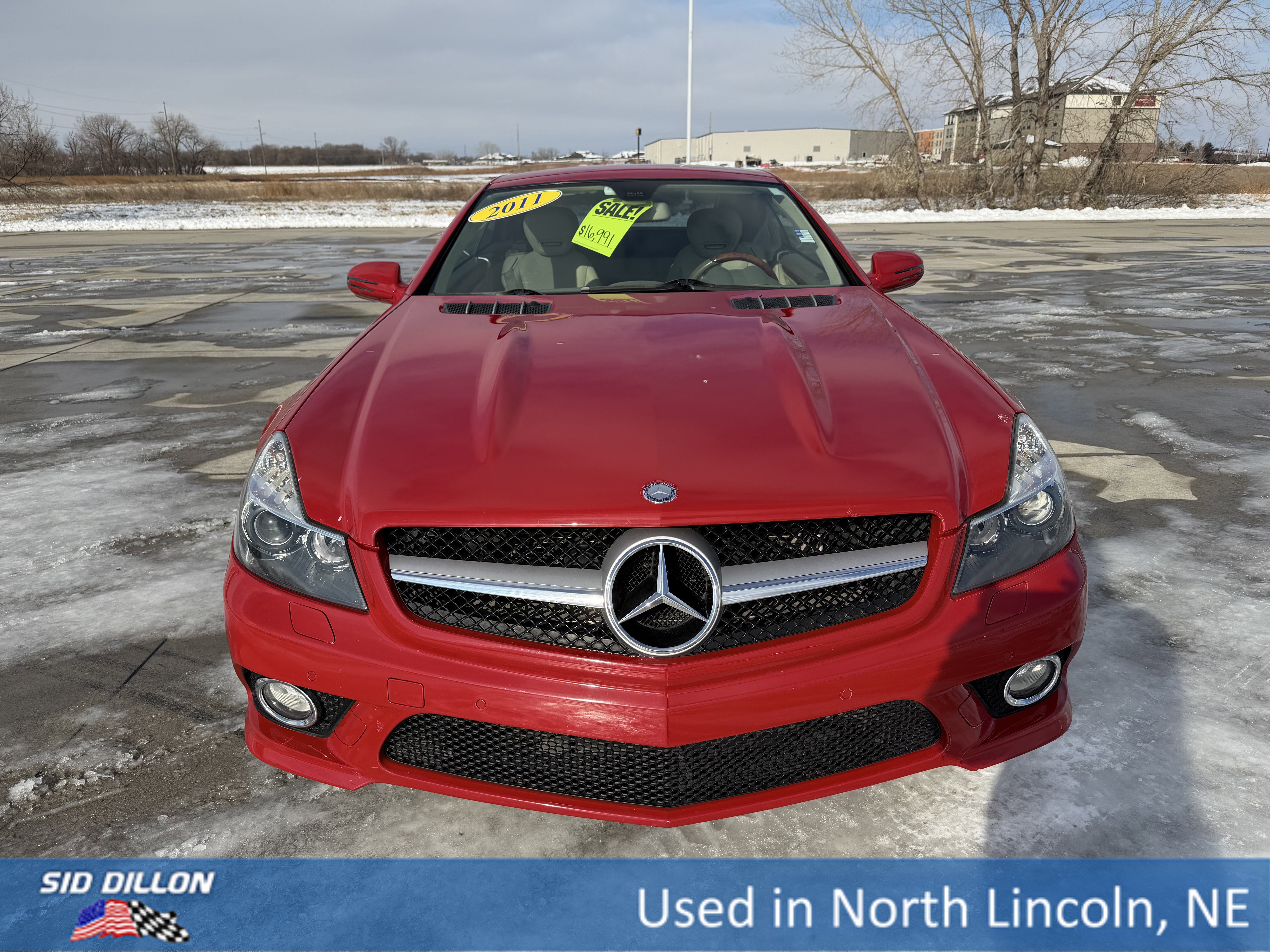 Used 2011 Mercedes-Benz SL 550 image 4