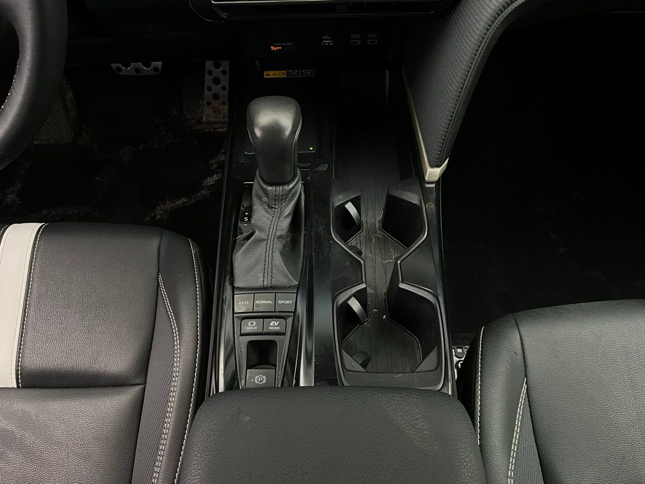 Used 2025 Toyota Camry SE image 15