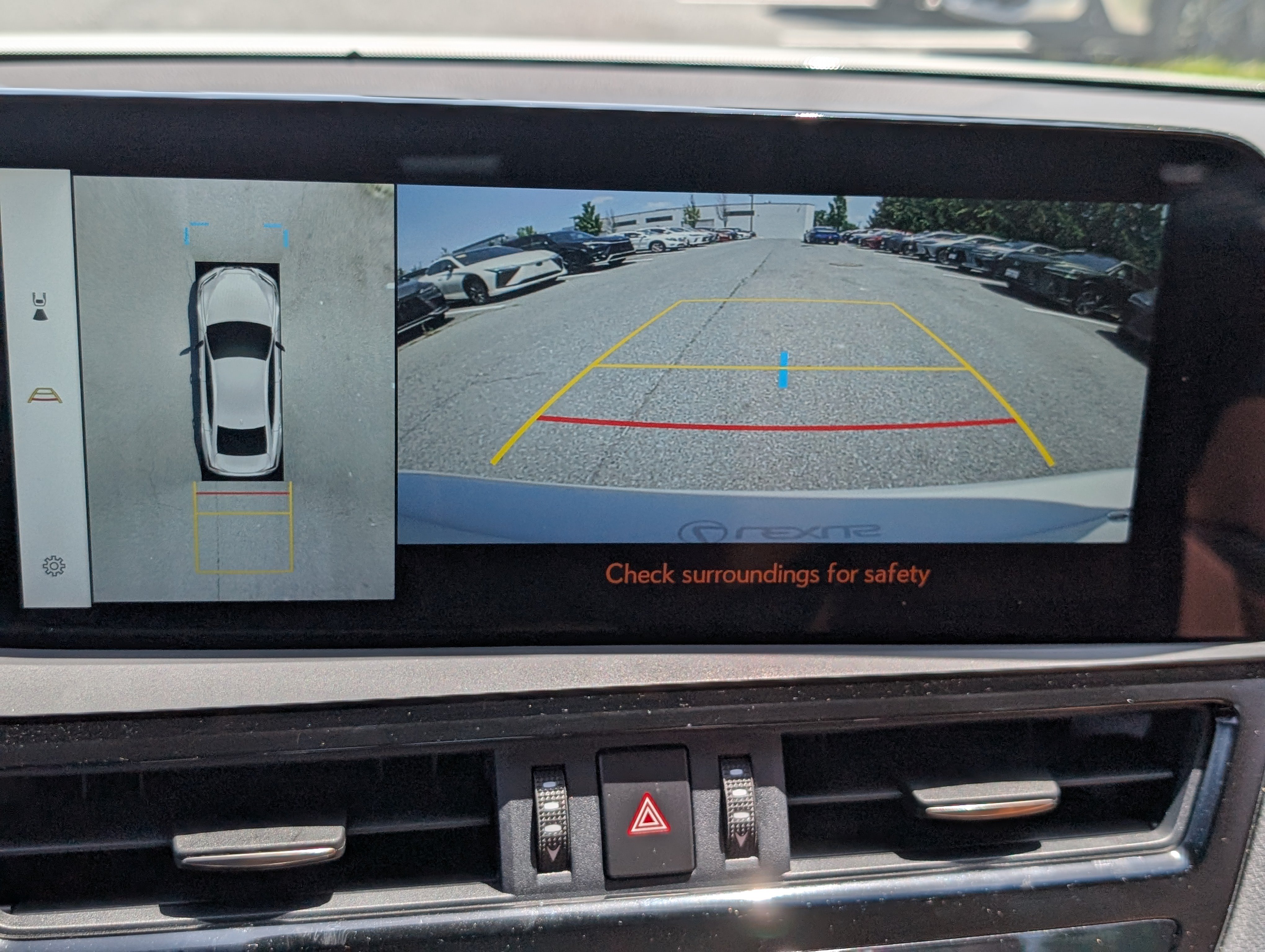 Used 2024 Lexus ES 300h Ultra Luxury w/ Accessory Package (Z2) FWD image 30