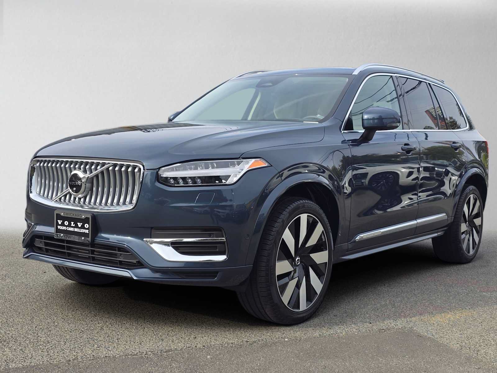 Used 2023 Volvo XC90 T8 Ultimate w/ Protection Package Premier AWD/4WD image 8