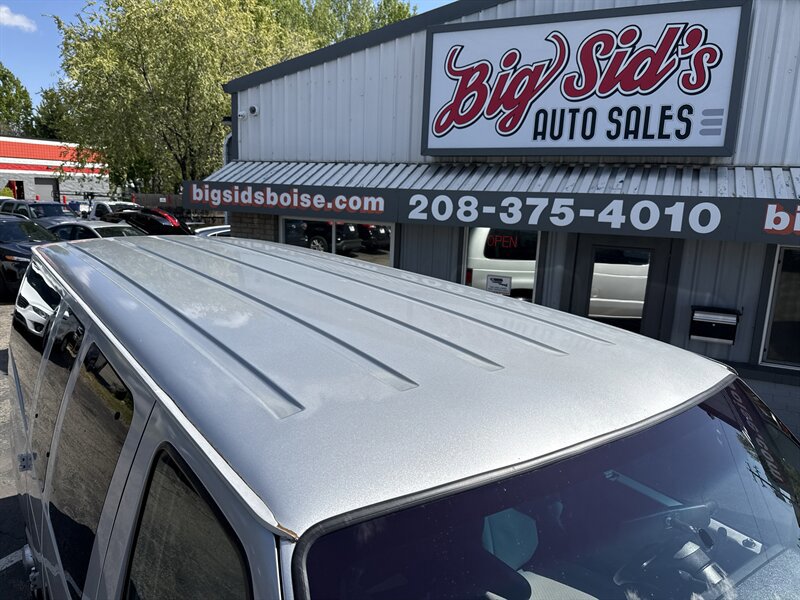 Used 2011 Ford E-350 and Econoline 350 XLT RWD image 14