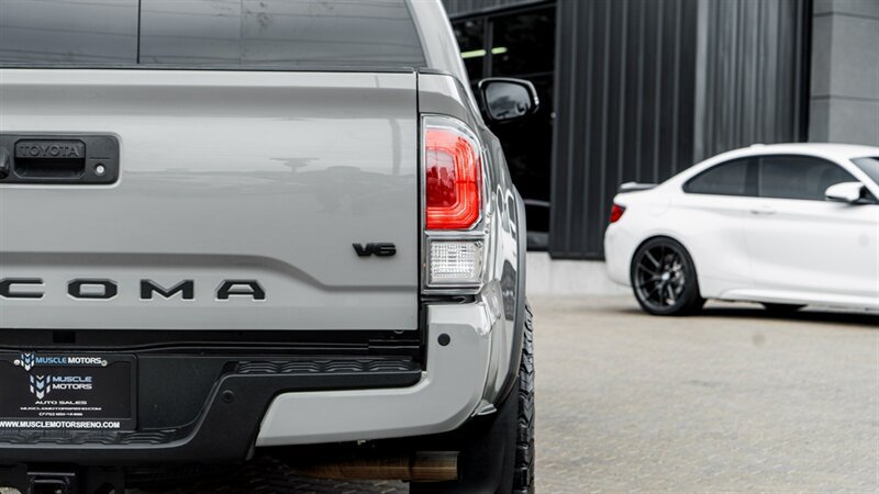 Used 2022 Toyota Tacoma TRD Off-Road w/ Technology Package RWD image 15