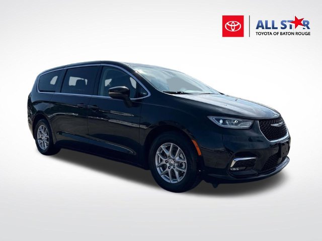Used 2023 Chrysler Pacifica Touring-L