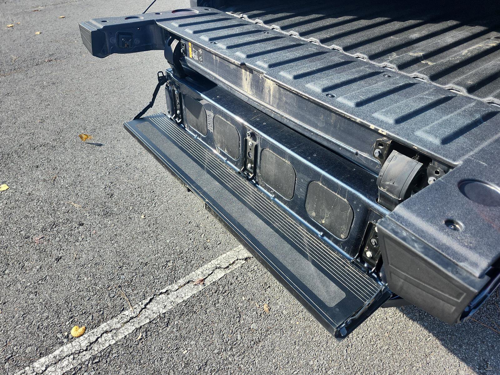 Used 2021 GMC Sierra 1500 SLT w/ SLT Premium Package image 13