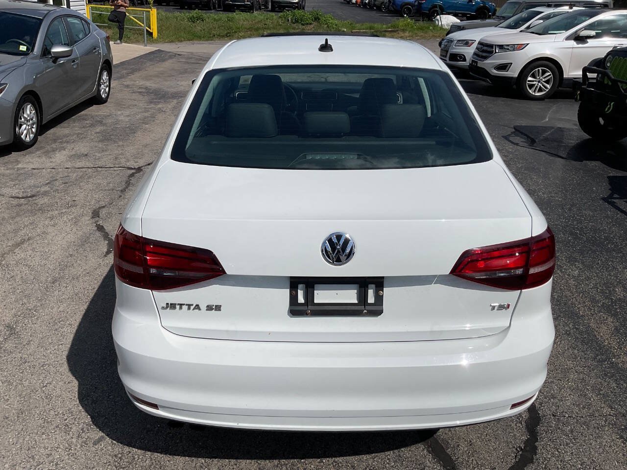 Used 2017 Volkswagen Jetta SE FWD image 11