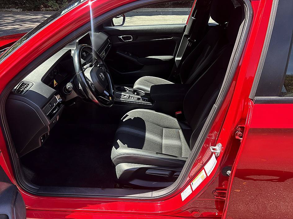 Used 2023 Honda Civic Sport image 11