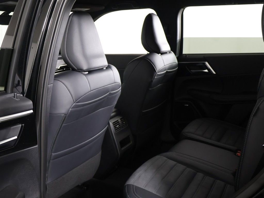 New 2026 Mitsubishi Outlander LE AWD/4WD image 28