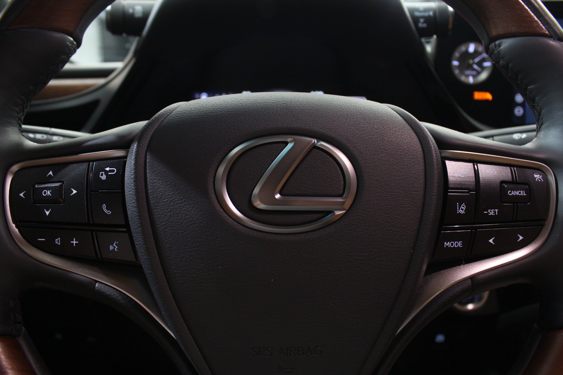 Used 2022 Lexus ES 300h Ultra Luxury w/ Accessory Package 2 FWD image 62