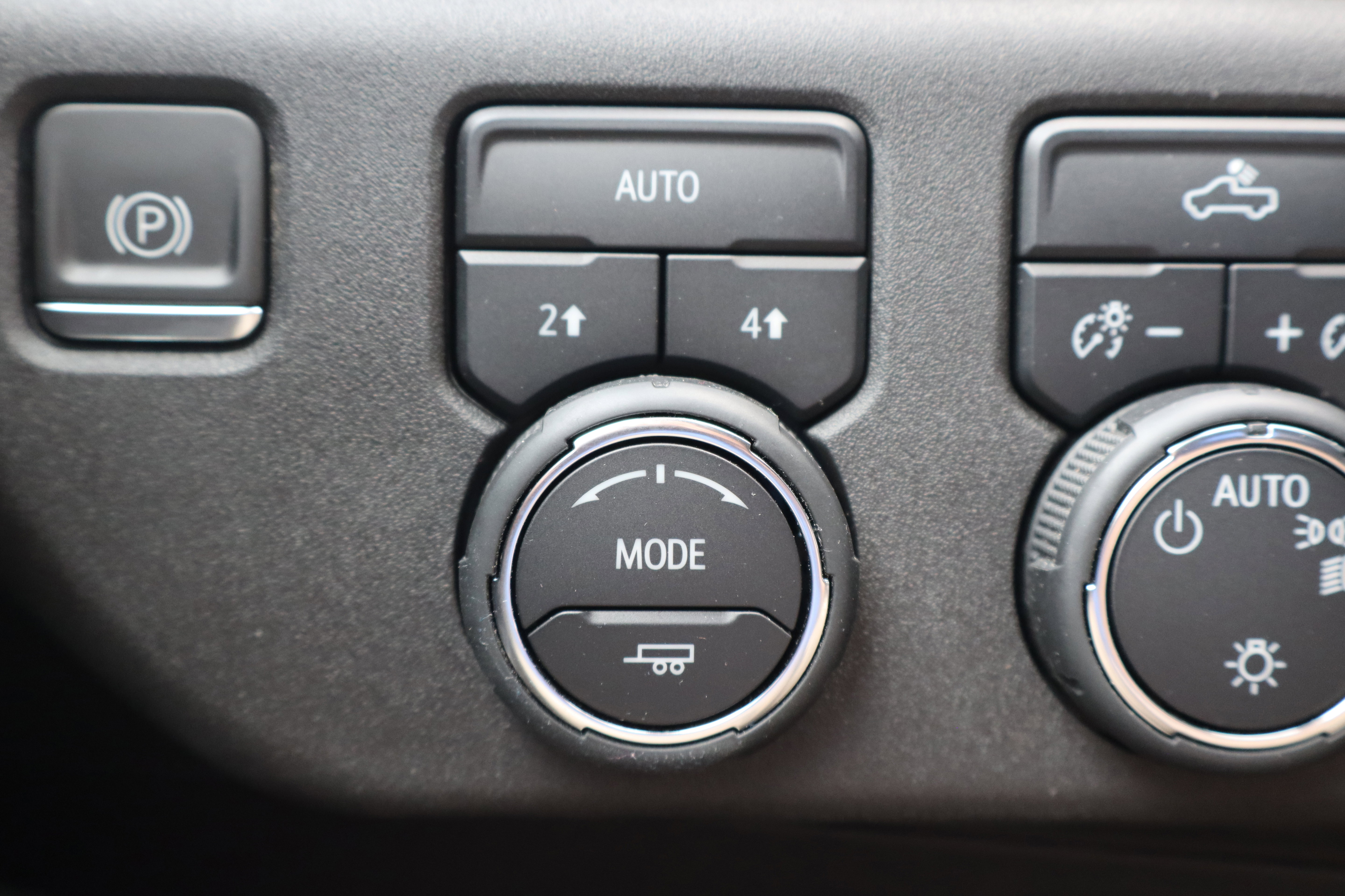 Used 2024 Chevrolet Silverado 1500 LT AWD/4WD image 23