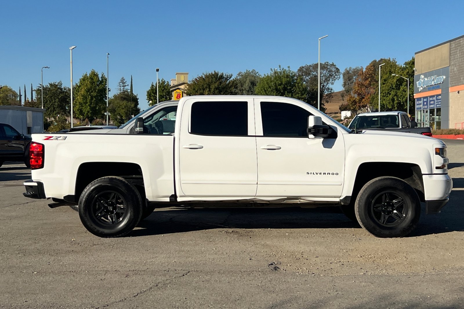 Used 2018 Chevrolet Silverado 1500 LT w/ All Star Edition AWD/4WD image 3