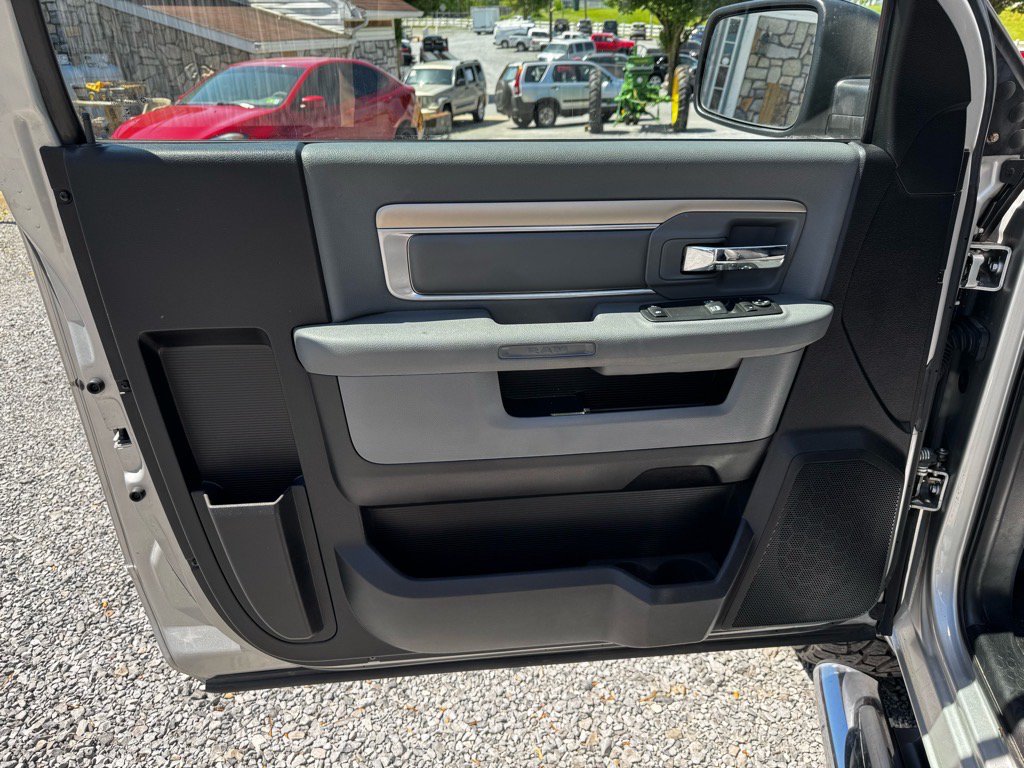 Used 2014 RAM 2500 Tradesman w/ Chrome Appearance Group AWD/4WD image 22