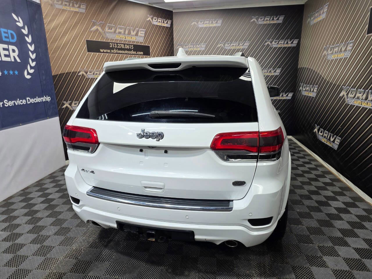 Used 2015 Jeep Grand Cherokee Overland w/ Advanced Technology Group image 12