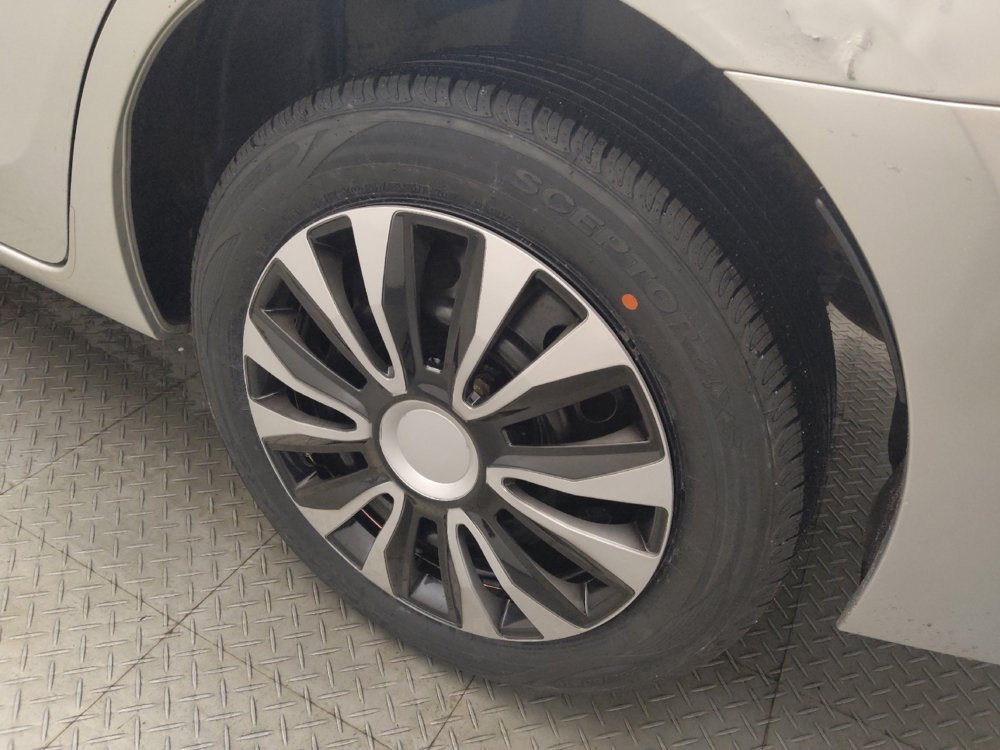 Used 2015 Toyota Corolla LE FWD image 31