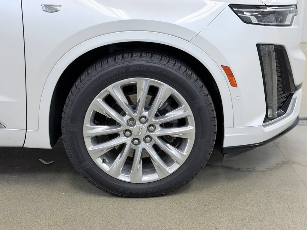 Used 2021 Cadillac XT6 Premium Luxury AWD/4WD image 4