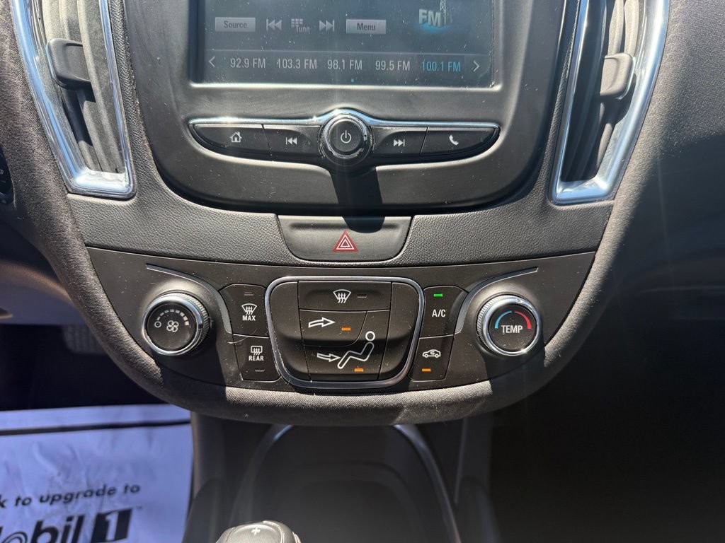 Used 2018 Chevrolet Malibu LT FWD image 38