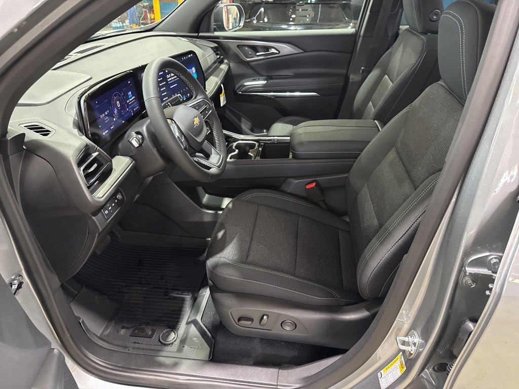 New 2026 Chevrolet Traverse LT w/ Driver Confidence Package image 16