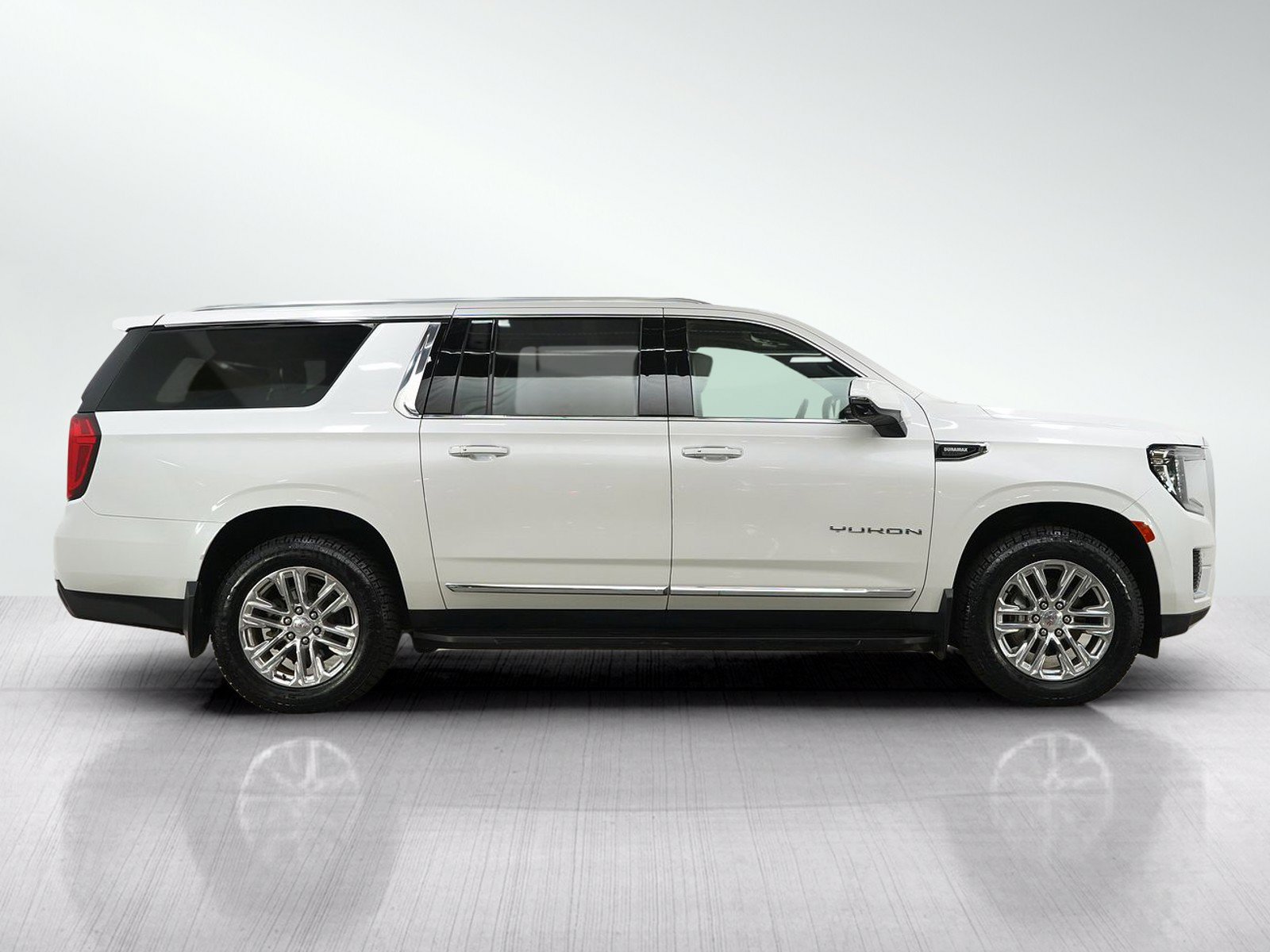 Used 2023 GMC Yukon XL SLT w/ SLT Luxury Package AWD/4WD image 6