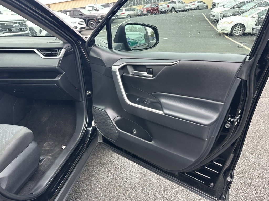 Used 2023 Toyota RAV4 XLE image 15