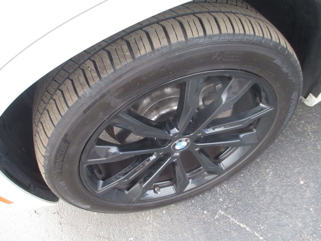 Used 2023 BMW X4 xDrive30i w/ M Sport Package AWD/4WD image 14