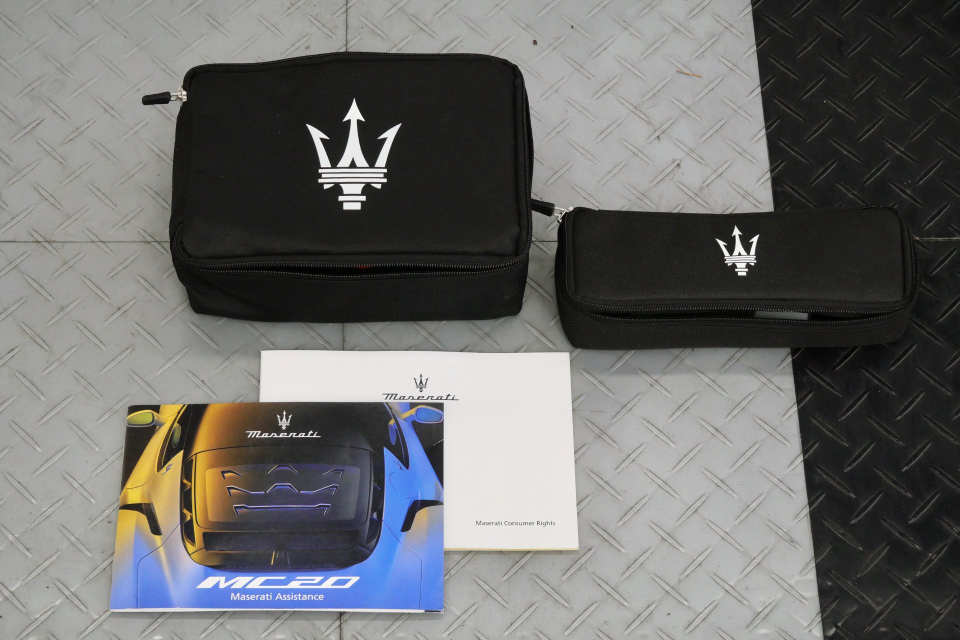 Used 2023 Maserati MC20 Spyder RWD image 38