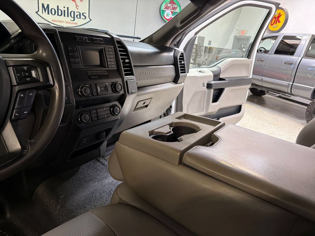 Used 2019 Ford F550 2WD Regular Cab Super Duty image 25
