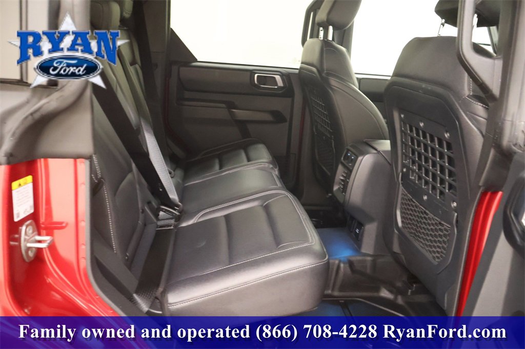 Used 2025 Ford Bronco Badlands image 15