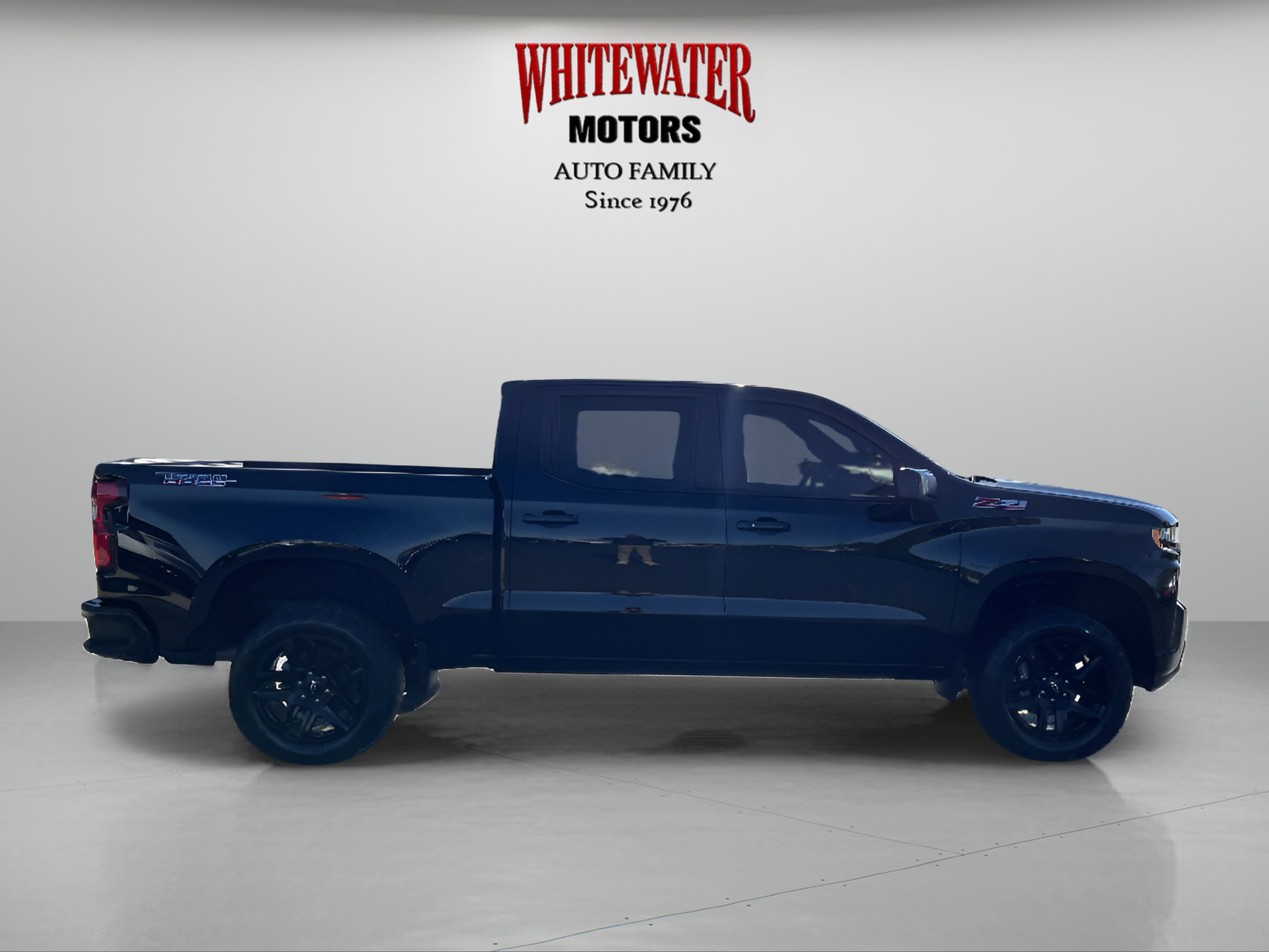 Used 2021 Chevrolet Silverado 1500 LT Trail Boss w/ Convenience Package II AWD/4WD image 6