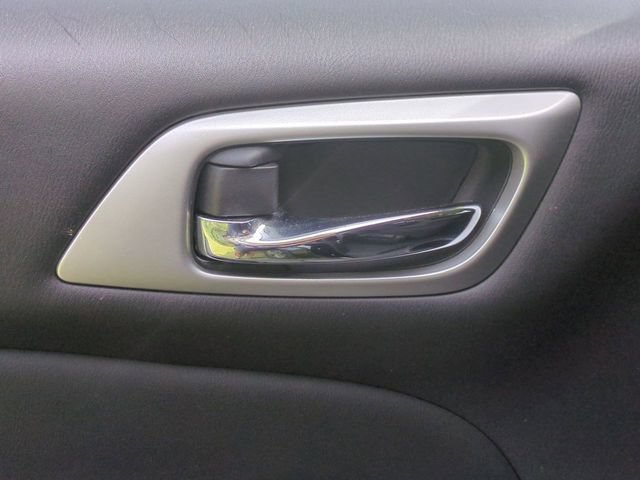 Certified 2020 Nissan Pathfinder SV FWD image 29