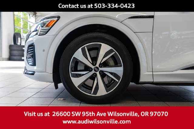 Used 2024 Audi Q8 e-tron Premium Plus w/ Premium Plus Package AWD/4WD image 7