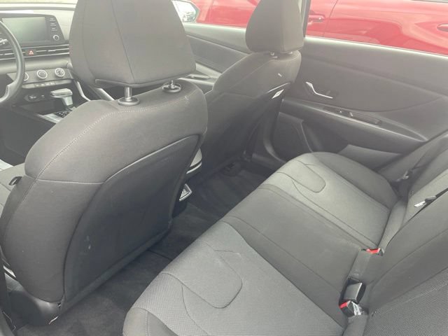 Certified 2025 Hyundai Elantra SE FWD image 14