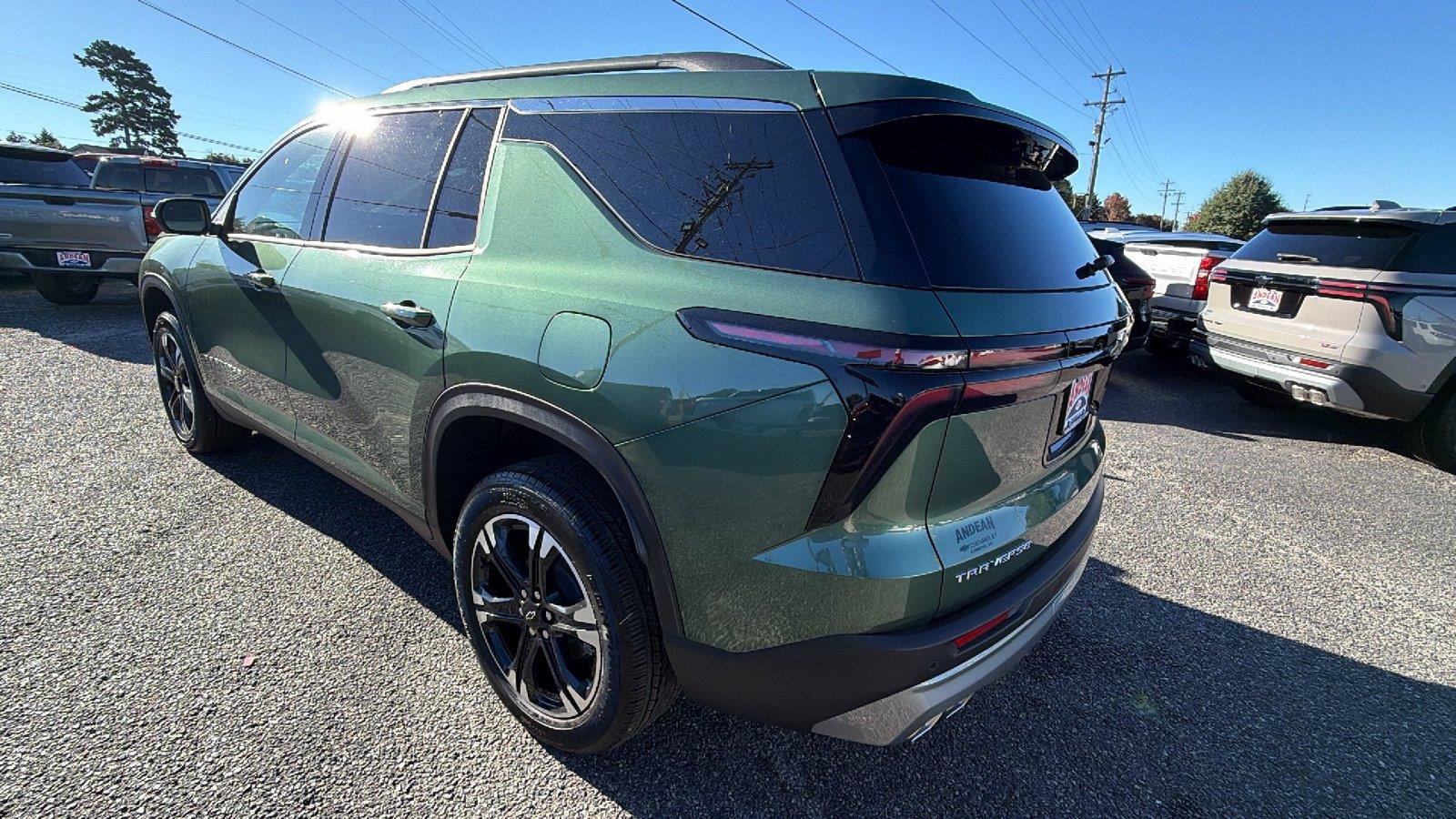 New 2027 Chevrolet Traverse LT w/ Driver Confidence Package FWD image 11