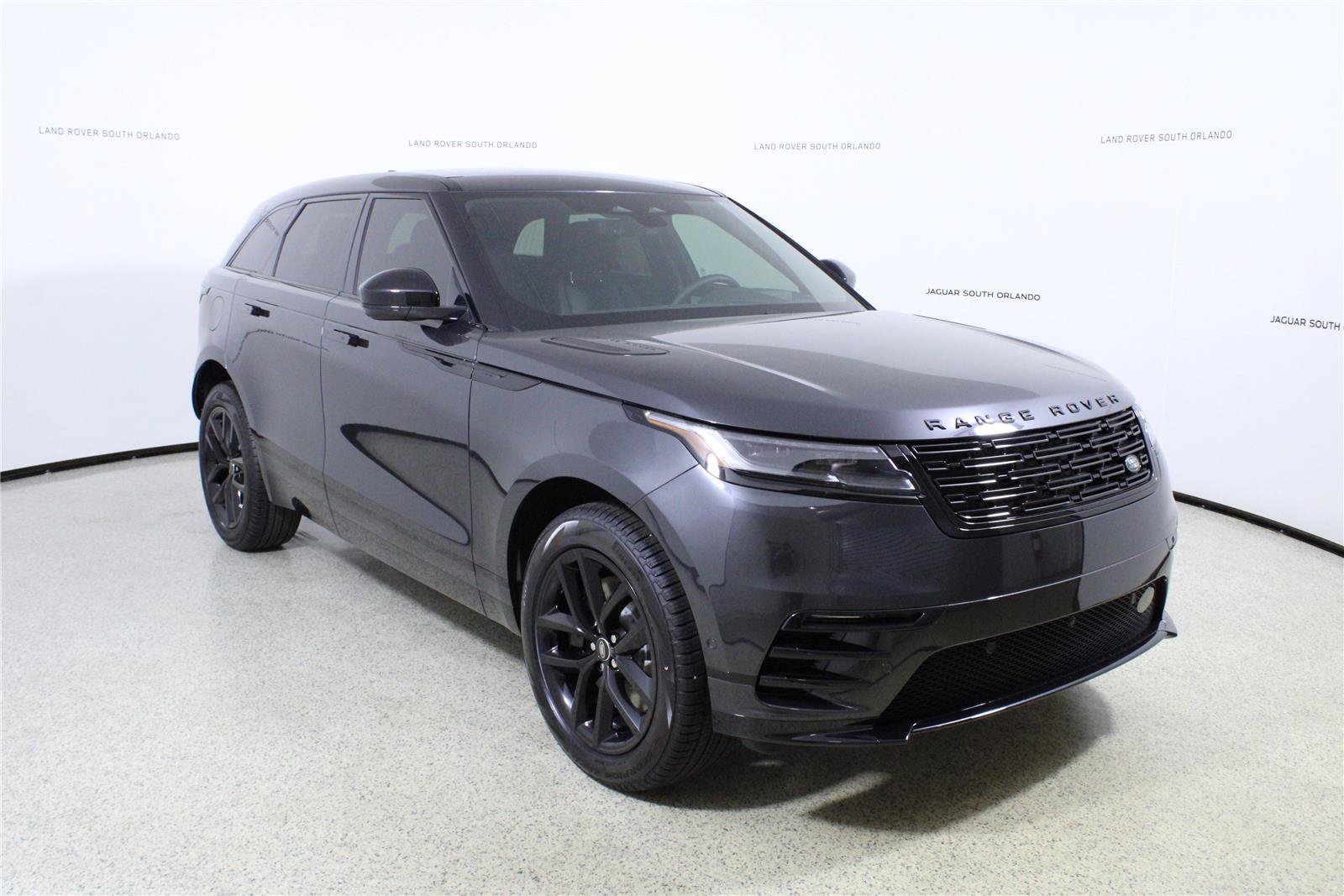 New 2026 Land Rover Range Rover Velar Dynamic SE AWD/4WD image 3