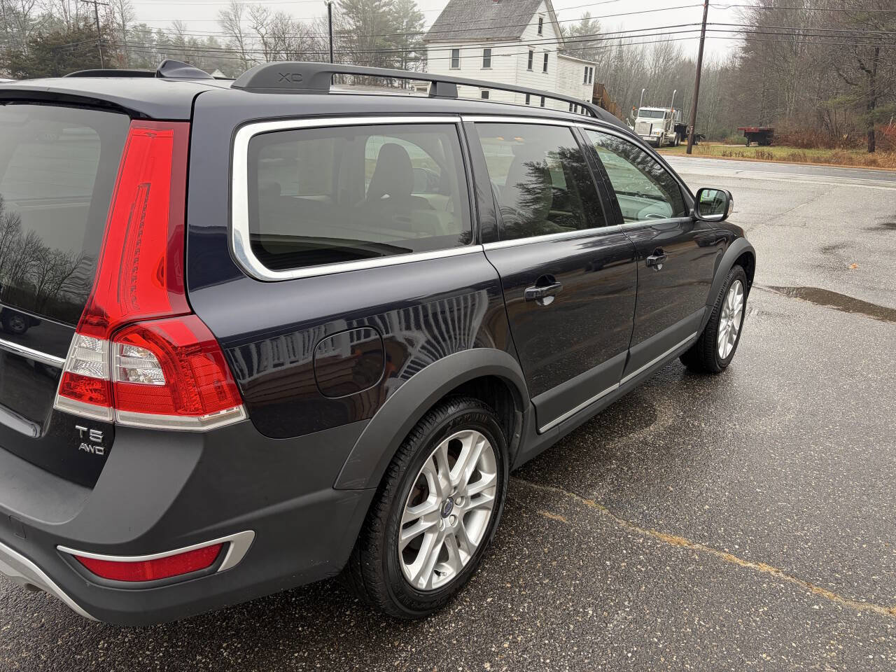 Used 2016 Volvo XC70 T5 Premier w/ Convenience Package image 18