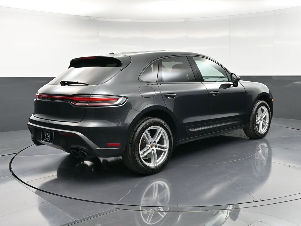 Certified 2025 Porsche Macan image 8