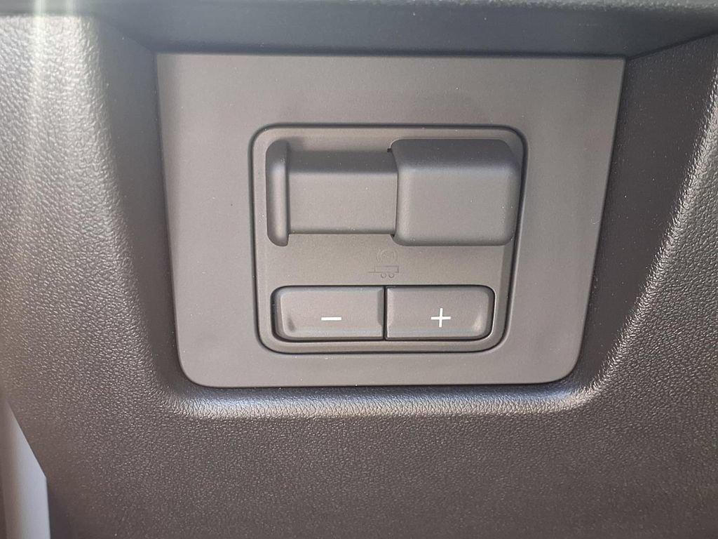 New 2026 GMC Canyon Elevation w/ Convenience Package RWD image 8