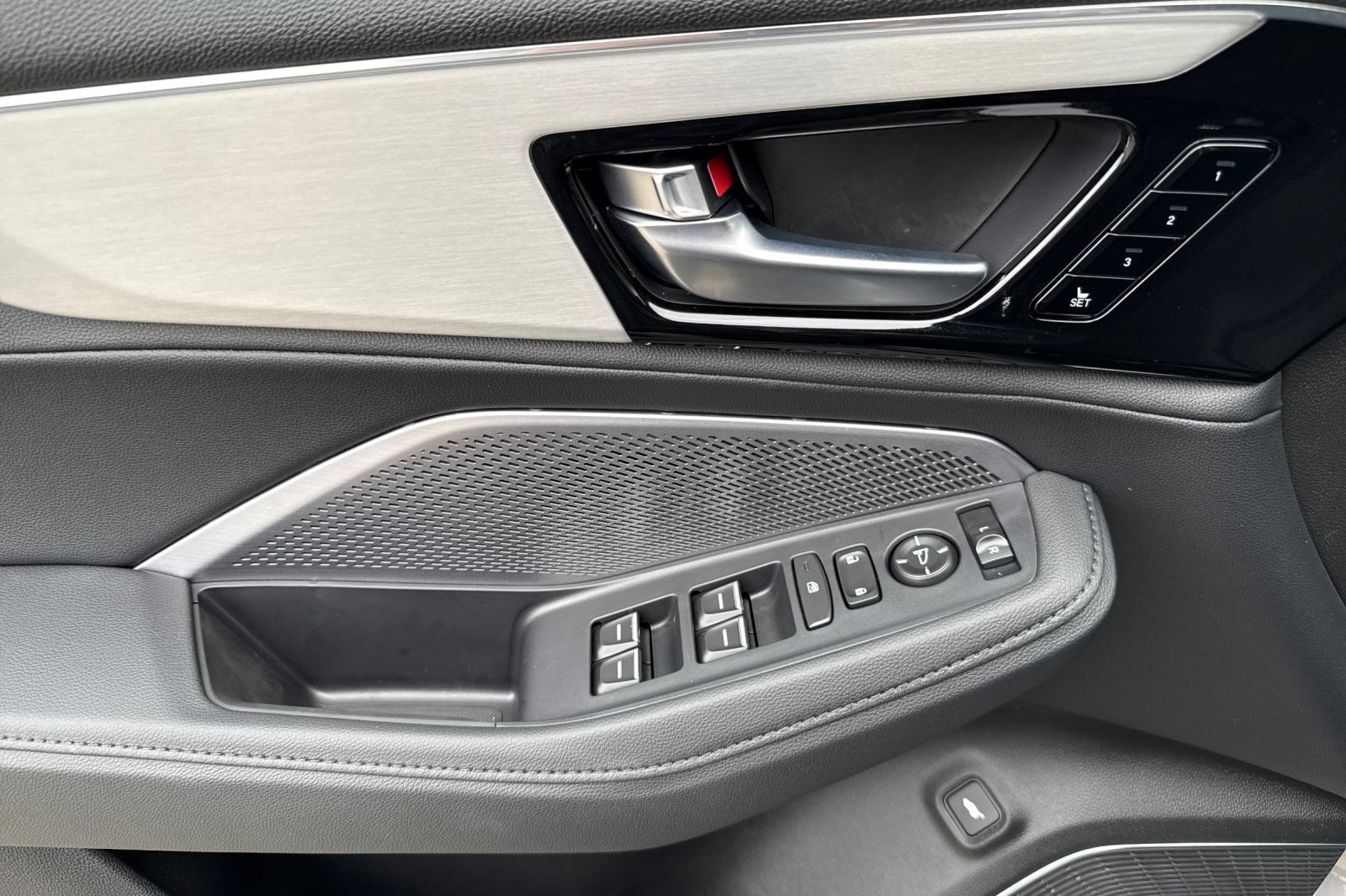 New 2026 Acura MDX SH-AWD image 9